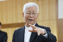 이 대통령, 오늘 유흥식 추기경 접견…교황 만남 논의할 듯