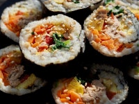 서울 서초구 김밥 먹고 130여 명 고열·복통…역학 조사 착수