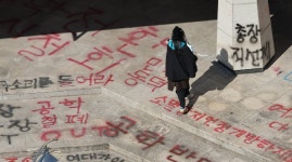 최대 54억인데…동덕여대 학생 42% "래커칠 제거는 학교 돈으로"