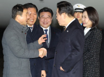 이 대통령, 서울 도착…외교전략·국내 정국 구상
