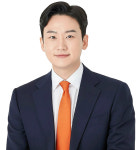 '출근길 대중교통 반값'…개혁신당 정이한 부산시장 예비후보 '교통 1호' 공약 발표