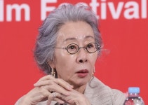 윤여정, 미 최고 방송시상식 '에미상' 후보 올랐다