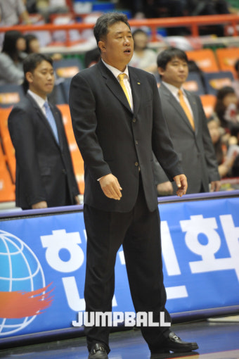 ‘존슨 8주부상’ 전창진 감독 “KT서 우승 한 번 하기 힘들다”