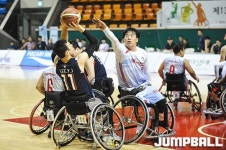 [휠체어농구] 슛 시도하는 고양시홀트 이윤주