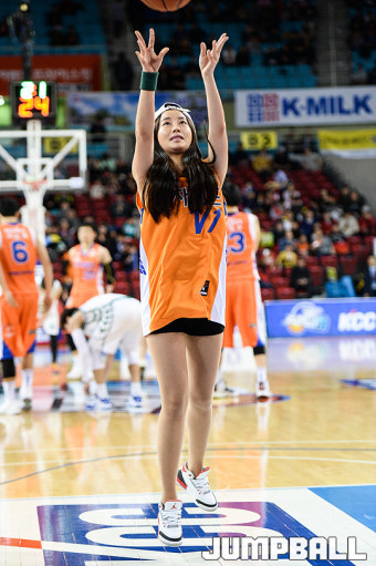 [KBL] 영화배우 한수아 '이번엔 넣고 말거야!'