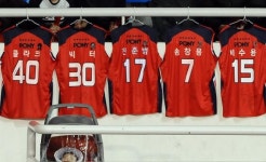 ‘클라크 모친상’ 접한 모비스 팬들, ‘슬픔’ 나눴다