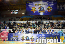[WKBL 5R 리뷰] 우리은행, 정규리그 5연패 금자탑