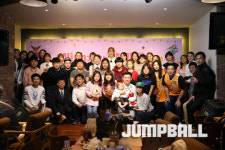 “30만원!”, “주문한 음료 나왔습니다” W카페에서 생긴 일