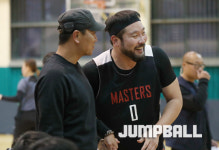 이지승 코치와 인사하는 박광재