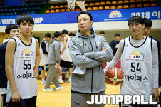 [JB포토] 중등부 선수들을 지도하는 오성식 코치