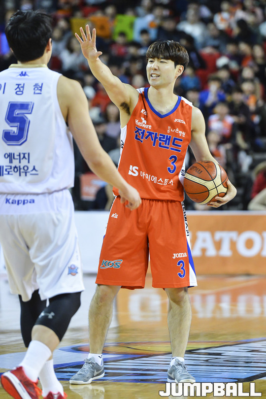 한국가스공사, 김낙현 4쿼터 활약으로 LG에 85-78 승리! 한국가스공사, 2연패 탈출하여 공동 3위로 올라서 게이슨!