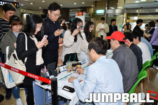 [JB포토] KBL 사인회 현장을 가득 메운 팬들