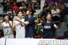 GBK33:6체육관 | [18AG] 3점슛이 성공되자 좋아하는 코리아팀 벤치
