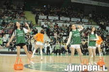 [현장스케치] DB 유니폼을 입은 미스 강원, 그들이 원주종합체육관에 떴다