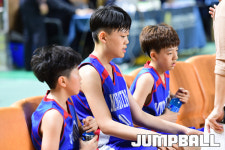 [JB포토] 작전시간에 작전을 듣는 부산명진초등학교 선수들