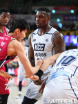 [JB화보] 창원 LG, 전주 KCC에 69-68로 역전승