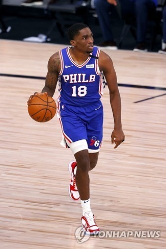 [NBA] '밀튼 역전 3점포' 필라델피아, 혈투 끝에 샌안토니오 제압