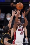 [NBA FINAL] 벼랑 끝에서 살아남았다 마이애미, LAL에 접전 끝 승리...6차전 간다