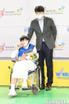 [JB포토] 1라운드 5순위로 우리은행에 지명된 온양여고 편선우