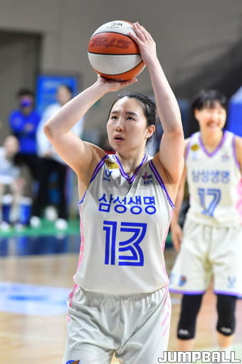 [JB포토] 삼성생명 김단비 '가볍게 자유투 성공'