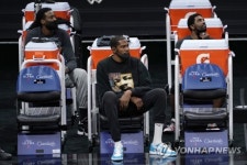 [NBA] 美 영화배우와 SNS 설전 벌인 케빈 듀란트, 50,000달러 벌금