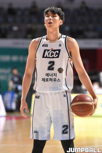 정규리그 1위, MVP 모두 손에 쥔 송교창 “4강 PO의 벽, 이번에는 넘겠다”