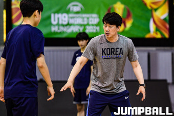[JB포토] U19 여자농구 월드컵, 훈련 지시하는 대표팀 박수호 감독