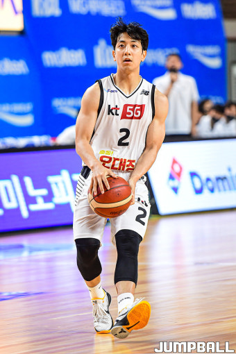 [JB포토] 2021 MG새마을금고 KBL컵대회, KT 허훈 '3점슛 찬스다'