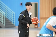 [JB포토] 김승찬 코치 