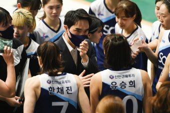 신한, 패배에도 빛난 '1타강사 구나단표' 박지수 수비법