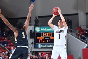 [NCAA] ‘25P 10R 더블더블 맹활약’ 이현중, 데이비슨 대학 승리 이끌어