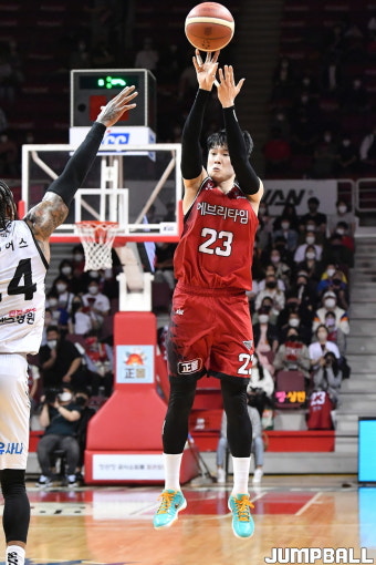 [JB화보] PO 4강 KGC, KT에 83-77로 3차전 승리