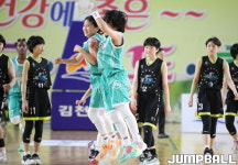 [JB화보] 제21회 협회장배 전국초등농구대회 마지막 날 여초부 온양 동신초교와 성남 수정초교의 경기 화보
