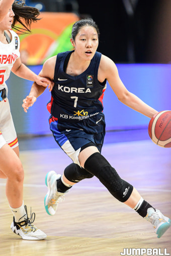 [JB포토] U17 여자농구 월드컵, 이민지 '돌파 시도다'