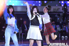 [JB포토] 하프 타임 공연하는 오마이걸