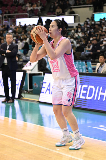 ‘조수아·김단비 더블더블’ 삼성생명, 하나원큐 꺾고 다시 상승세!