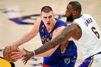 [NBA PO] ‘요키치 트리플더블’ 덴버, LAL 꺾고 4연승으로 창단 첫 파이널 진출