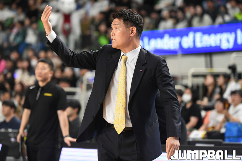 창원 LG, KBL 3관왕 조상현 감독의 리버스 스윕으로 우승