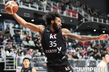 [뒷북STAT] ‘3R MVP 후보’ 배스, 최초 270점 80Reb 40Ast 3점슛 30개+ 기록