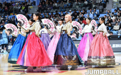 [JB화보] 소노 치어리더, 부채춤 공연
