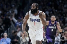 [NBA] ‘하든 트리플더블’ LAC, 시카고에 짜릿한 4쿼터 역전승