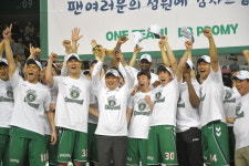 [DB 정규리그 우승] DB의 7번째 정규리그 우승, 모두 김주성이 함께 했다