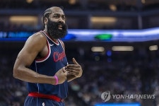 [NBA] 하든-파웰 48점 합작 클리퍼스, 토론토 상대 2점차 진땀승 (10일 결과 종합)