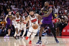 [NBA] 49-67→115-119 LAL, 뼈아픈 실책 그 후…르브론의 메시지 이번처럼 무너지면 안 돼