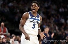 [NBA] 벌써? 앤트맨, 타운스 제치고 미네소타 역사의 주인공으로…요키치는 트리플더블 행진 마감