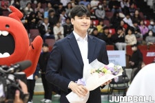 이제는 정관장 맨 김종규, DB 동료들과도 아쉽지만 잘 하자고 했다. 그런데 관희 형은..