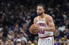 [NBA] GSW, 커리 29점에도 PHI 9연패 탈출 제물 됐다…엠비드 Out? 그라임스에 44점 폭격 맞...