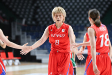 [25박신자컵] ‘높이, 속도, 외곽 모두 우위’ 덴소, 하나은행 꺾고 2연승...하나은행 2연패