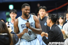 [화보] 이정현 20점 소노, 74-64로 LG에 홈승리