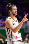 [화보] 창원 LG, 부산에서 마레이와 허일영, 양준석 활약으로 KCC에 82-65로 승리